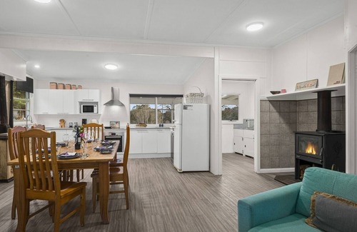 Penrose Cottage | 4 Bedroom cottage, with fire pit! π₯