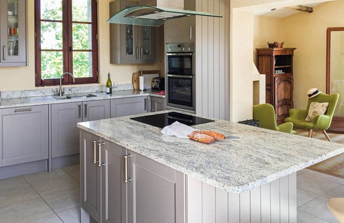 Monfaucon House | 4 bedroom cozy home in Monfaucon