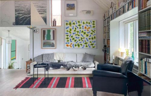 Listarum House | 4 Bedroom Cozy Home In Gärsnäs