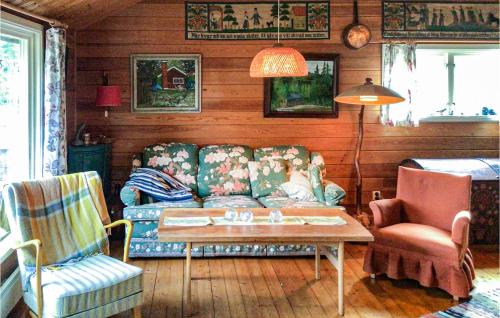 Hastangsudd House | 4 Bedroom Cozy Home In Åkersberga