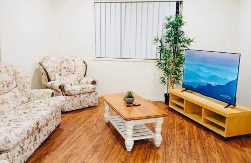 Drewvale House | 4 bedroom Entire house in Drewvale.
