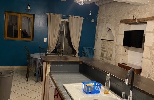 Saint-Bris-le-Vineux House | 4 Bedroom Private vacation home in Saint-Bris-le-Vineux