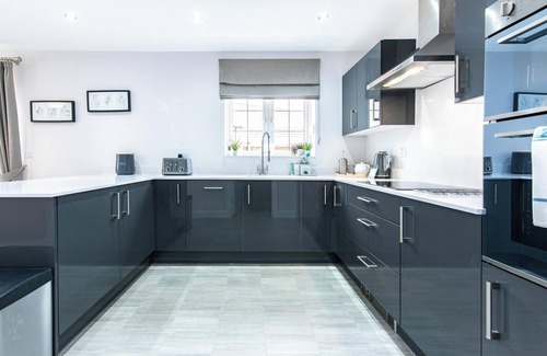 Radcliffe on Trent House | 4 Bedroom House Ideal for Families and Corporate Stays in Radcliffe on Trent