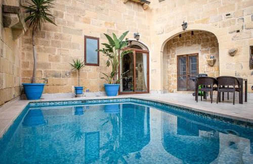 Xewkija House | 4 Bedroom Holiday Home with Private Pool