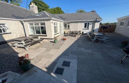 Sallins House | 4 Bedroom House between Sallins and Clane close to Nass ideal for Contractors or groups of workers