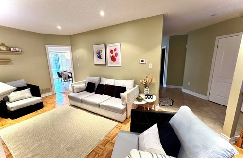 Vaughan House | 4-bedroom house in Vaughan, near Wonderland
