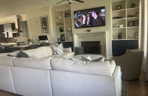 Arabi House | 4-bedroom house with luxury pool. 10 minutes away New Orleans