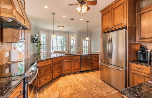 Lake Murray of Richland House | 4 bedroom Lake front house 5 mins from liberty with private ramp and dock!