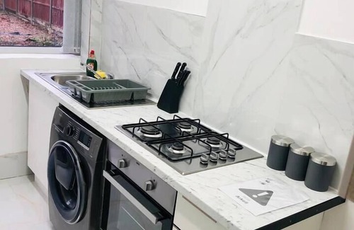 Loughborough House | 4 Bedroom Lovely home in Loughborough town & Uni