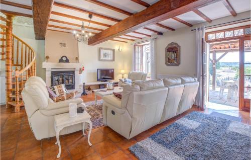 Douzillac House | 4 Bedroom Lovely Home In Douzillac