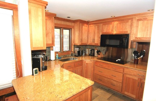 Bromley Mountain Condo | 4 Bedroom Mountainside Condo - Enjoy Beautiful Vermont This Winter!