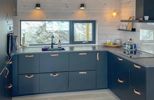 Torjulvagen House | 4 bedroom nice home in Stangvik