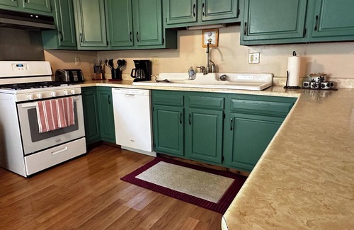 Moatsville House | 4 Bedroom Waterfront Home, Sleeps 10, Allow Pets, Near Audra & Tygart Lake Parks