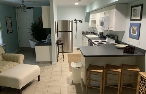 Saint Simons Heights House | 4 Bedrooms, 3 Baths, Sleeps 10 and only 5 minutes from the Beach and the Pier.