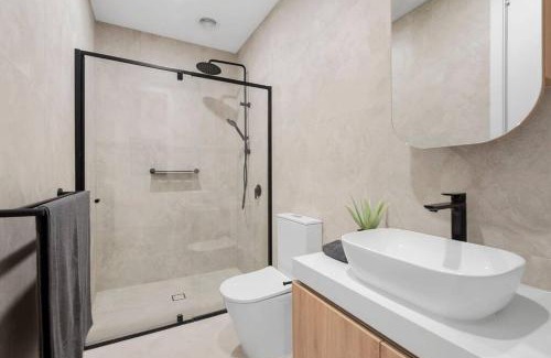 Ormond House | 4 Bedrooms Home Ormond private Parkings