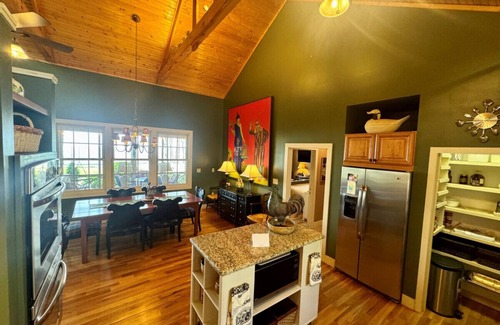 Monteagle House | 4 Bedrooms with Views on Monteagle Mountain