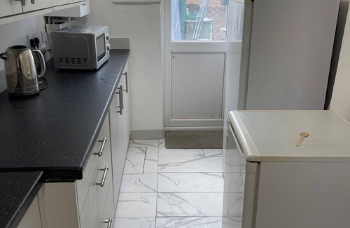 Custom House House | 4 Beds, Sleeps 15, near Lcy Airport & ExCel London