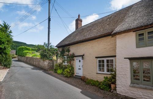 Wootton Courtenay House | 4 Bishops Cottages