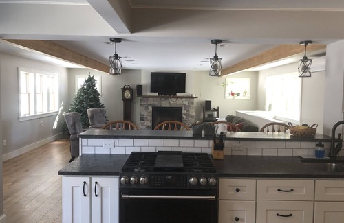 East Ithaca House | 4 BR/3BA house walking distance to Cornell - perfect for Graduation or Reunions