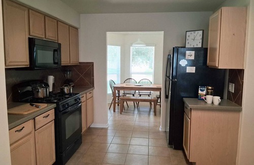 College Park House | 4 BR Family Home by Medical Center & Woodlands