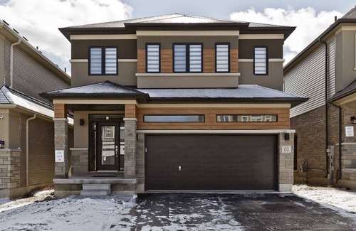 County of Brant House | ★4 BR Modern Detached House in Paris, Brant