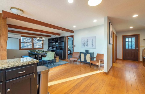 Wolf Laurel House | 4 Br Mountain Views Sleeps 10 Sauna Hot Tub Arcade
