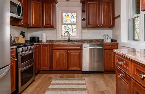 Derry House | 4 BR Serene Home Nestled Amongst the Canopy of Majestic Trees