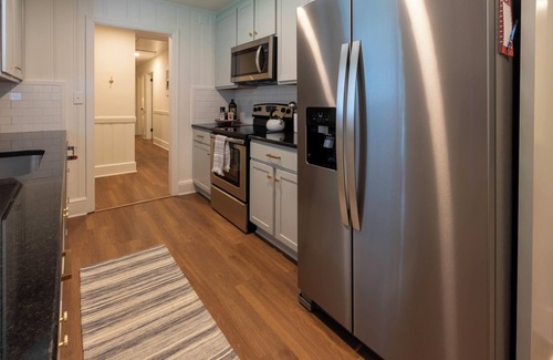 Athens House | 4 BR Sleeps 10 Near UGA & Downtown