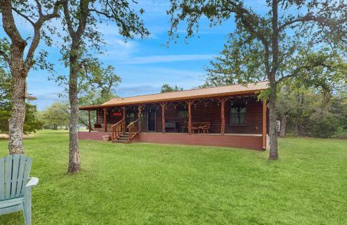 Ledbetter House | 4 Cabins - Reindeer Ranch at Round Top