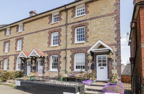 Stoke Bruerne House | 4 Canalside Cottages