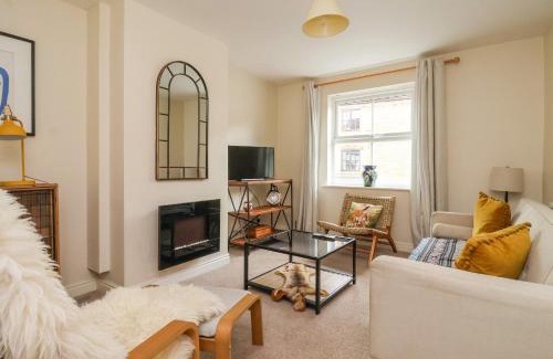 South Cave House | 4 Castle Mews