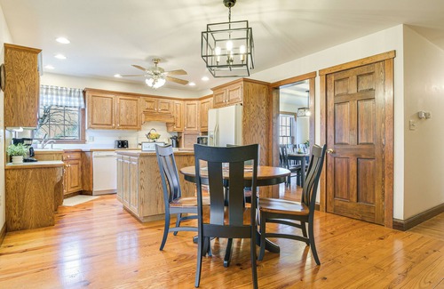 Ronks House | 4 Mi to the Amish Village: Spacious Home w/Deck!