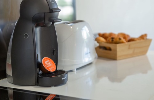 Chessy Apartment | 4 min from Disneyland - Paris Cosy Yellow - Free Parking ✨