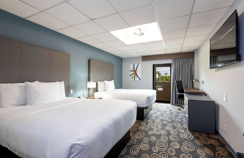 Flagami Hotel | 4 Modern Units With Balcony Outdoor Pool Shuttle Near Wynwood