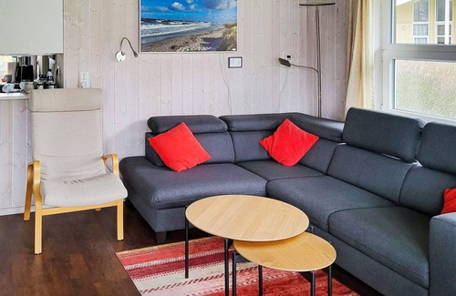 Lensterstrand House | 4 person holiday home in GROEMITZ