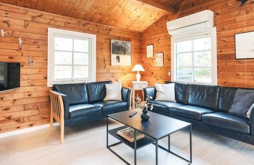 Bratten Strand House | 4 person holiday home in Jerup