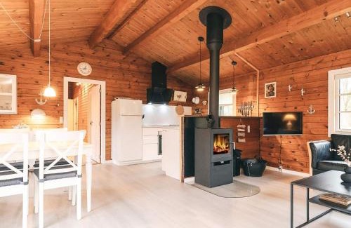 Bratten Strand House | 4 person holiday home in Jerup