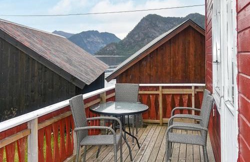 Voll House | 4 person holiday home in Måndalen