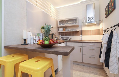 West Berlin Centre Apartment | 4 person old building near Kurfürstendamm