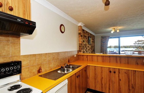 Hawks Nest Apartment | 4 Rio Vista! - spectacular views of the Myall River