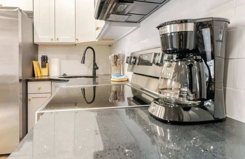 West Poplar Apartment | 4. Showa Era Charm In Historic Fishtown