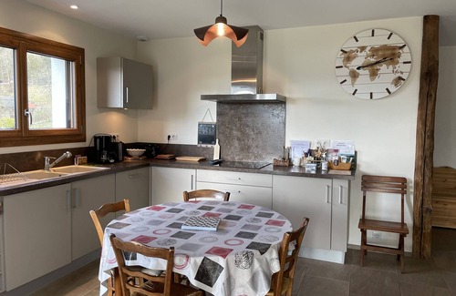 Aiguebelette-le-Lac House | 4-star gîte, 10 people, with SPA, 2 minutes from the lake. Lake view.