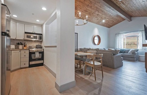 Zermatt Villa | 4-Star Zermatt Resort 2B2B Villa- Newly Remodeled!