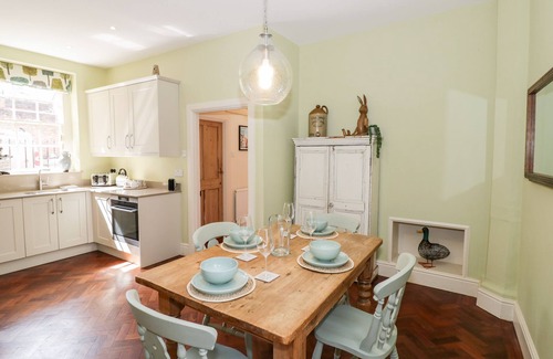 Shipston on Stour Cottage | 4 THE OLD COUNCIL HOUSE, family friendly in Shipston-On-Stour