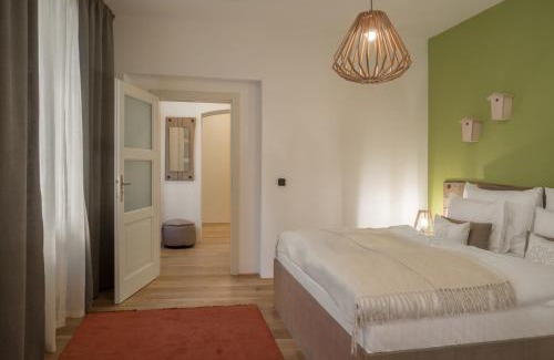 Petrska ctvrt Apartment | 4 Trees Apartments by Adrez