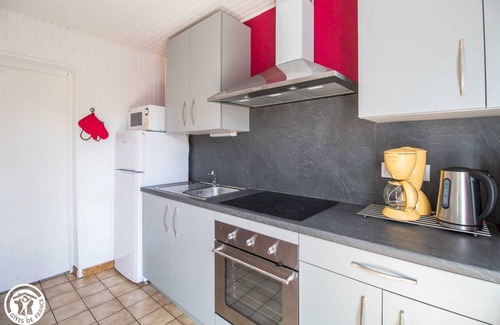 Besse-en-Chandesse House | 40 m² Gîte ∙ 2 bedrooms ∙ 3 guests