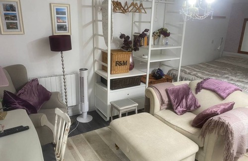 Fishponds Apartment | 40 m² Apartment ∙ 1 bedroom ∙ 2 guests