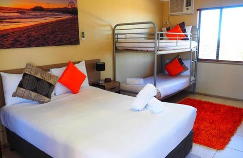 West Gosford Hotel | 40 m² Hotel ∙ 2 bedrooms ∙ 6 guests