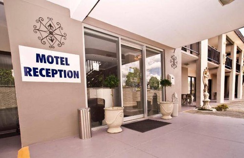 West Gosford Hotel | 40 m² Hotel ∙ 2 bedrooms ∙ 6 guests