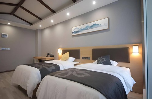 Zhoujiaba Hotel | 40 m² Hotel ∙ 3 guests